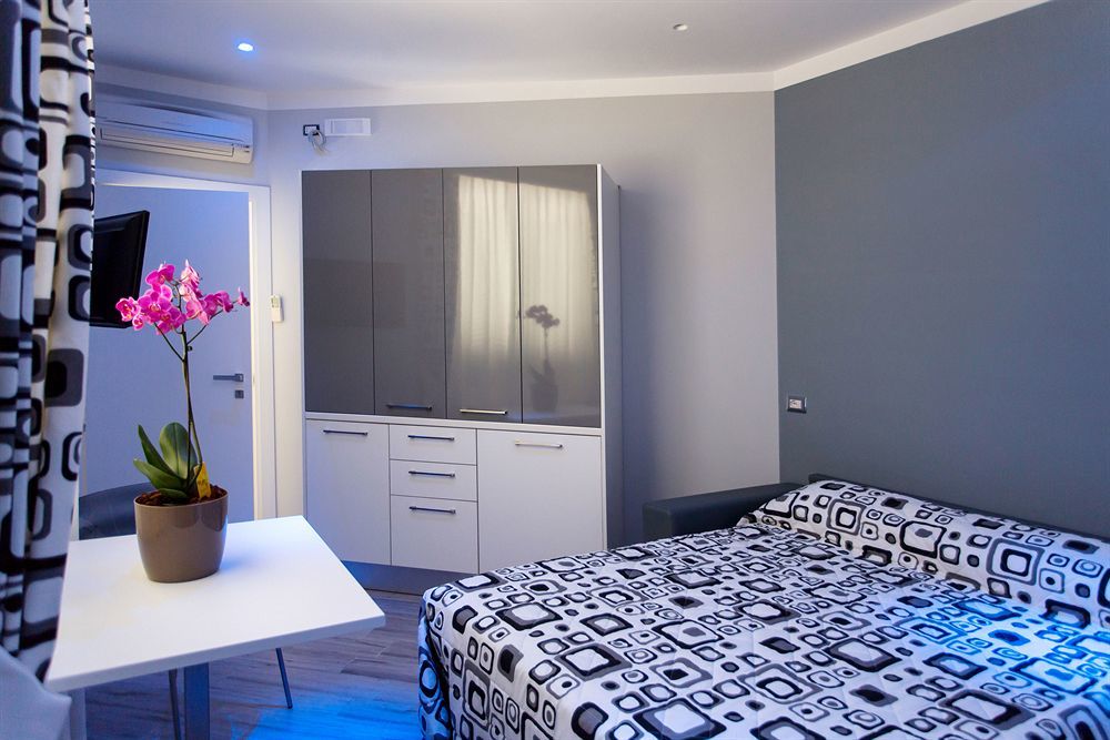 Amalfi Apartments Design Centro Storico ภายนอก รูปภาพ