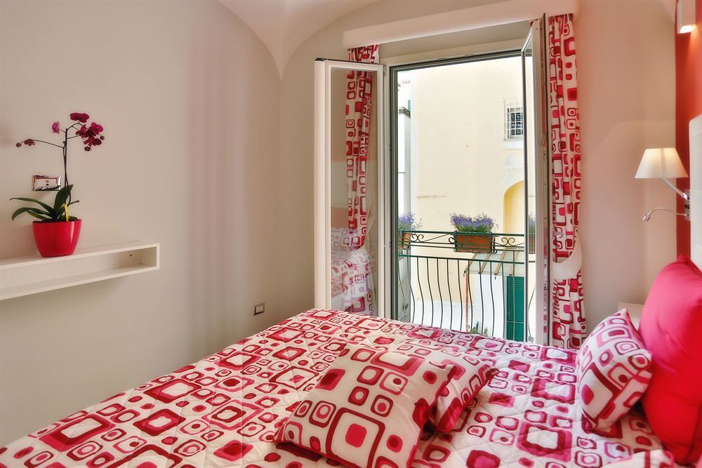 Amalfi Apartments Design Centro Storico ภายนอก รูปภาพ